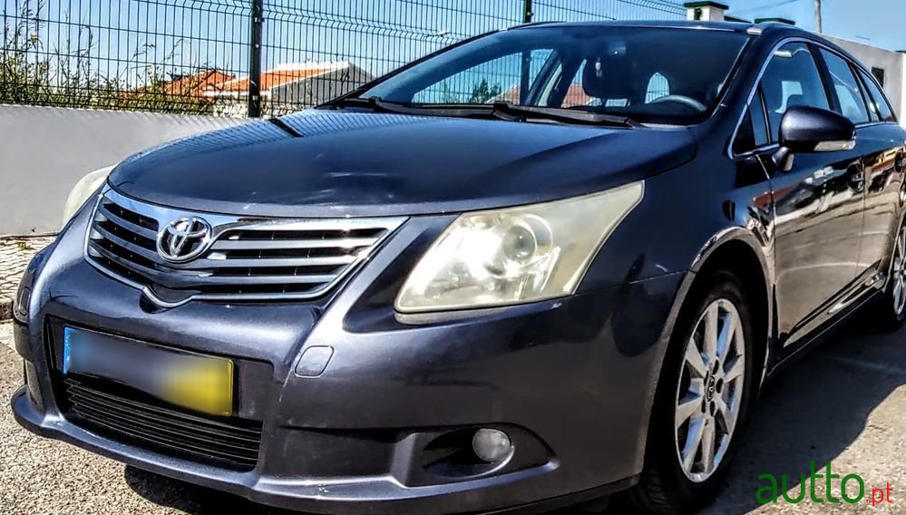 2010' Toyota Avensis Sw photo #1