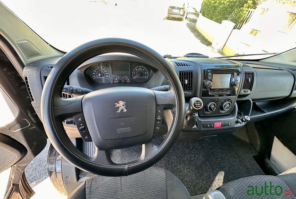 2015' Peugeot Boxer L2H2 Standard photo #5