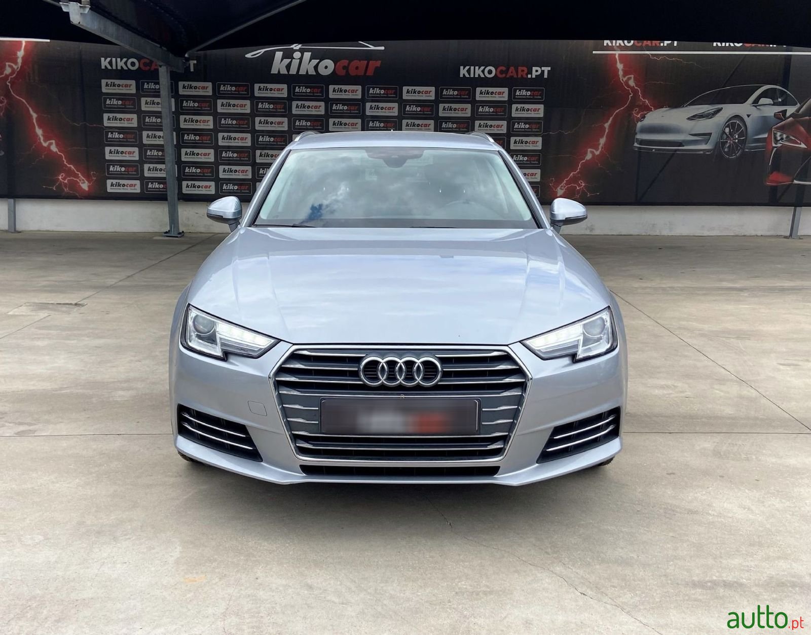 2016' Audi A4 Avant photo #2