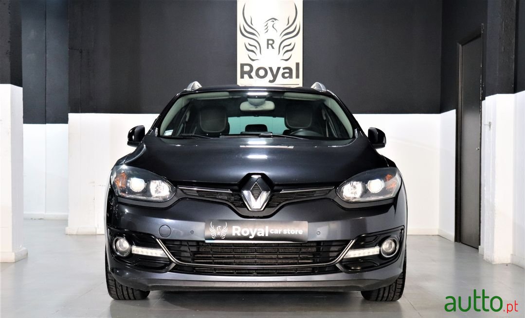 2015' Renault Megane Sport Tourer photo #2
