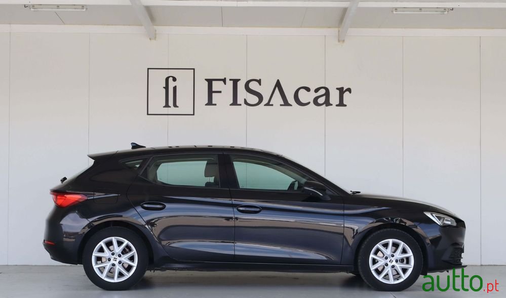 2023' SEAT Leon 1.0 Tsi Style photo #5