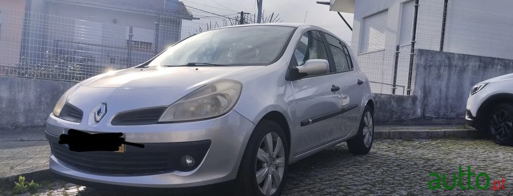 2005' Renault Clio photo #2