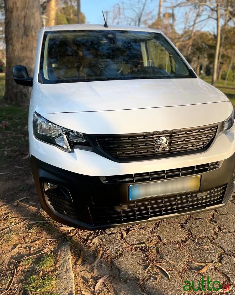 2019' Peugeot Partner photo #1