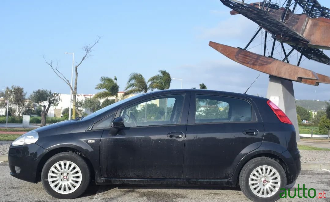 2009' Fiat Grande Punto photo #4