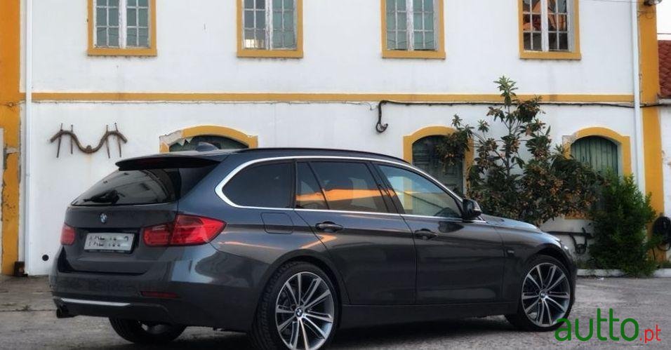 2013' BMW 320 Luxury Xdrive photo #2