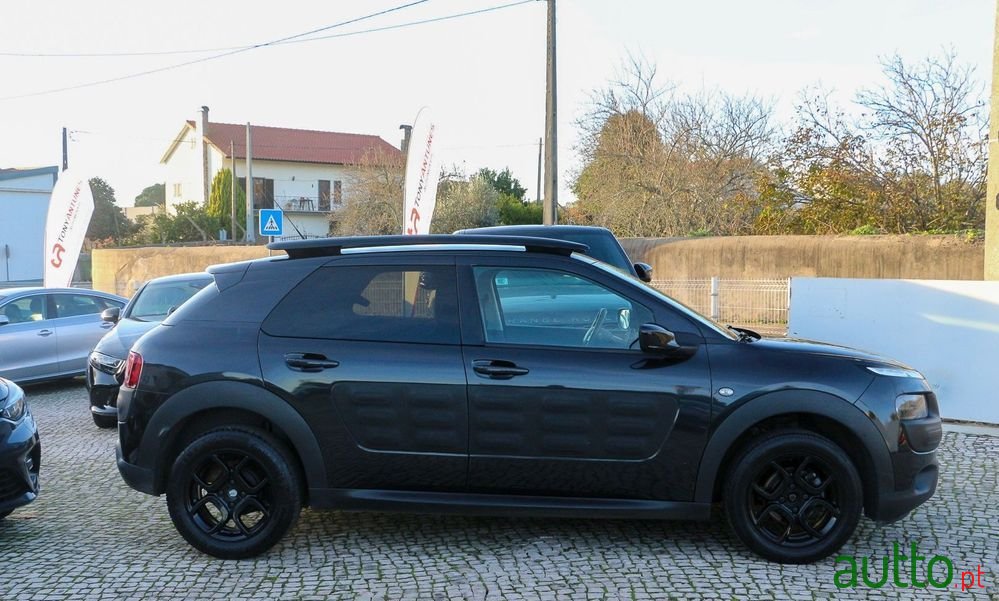 2018' Citroen C4 Cactus photo #6