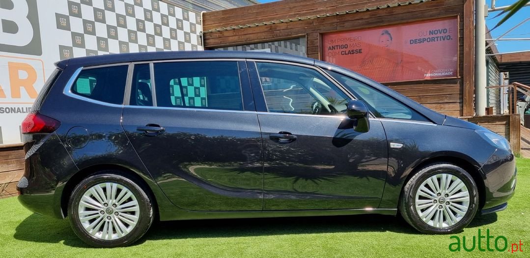 2016' Opel Zafira photo #5