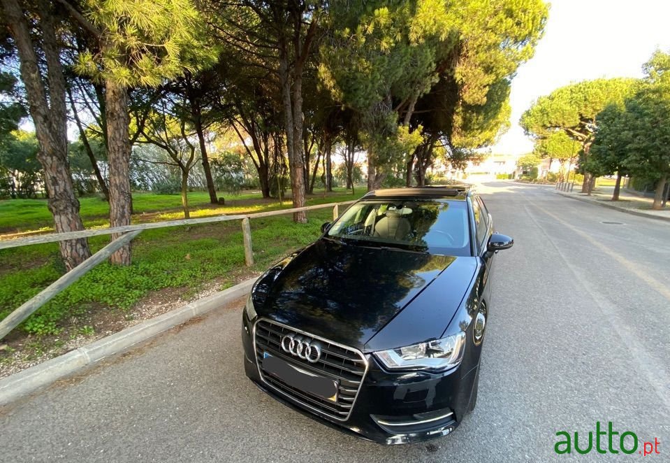 2013' Audi A3 Sportback photo #2