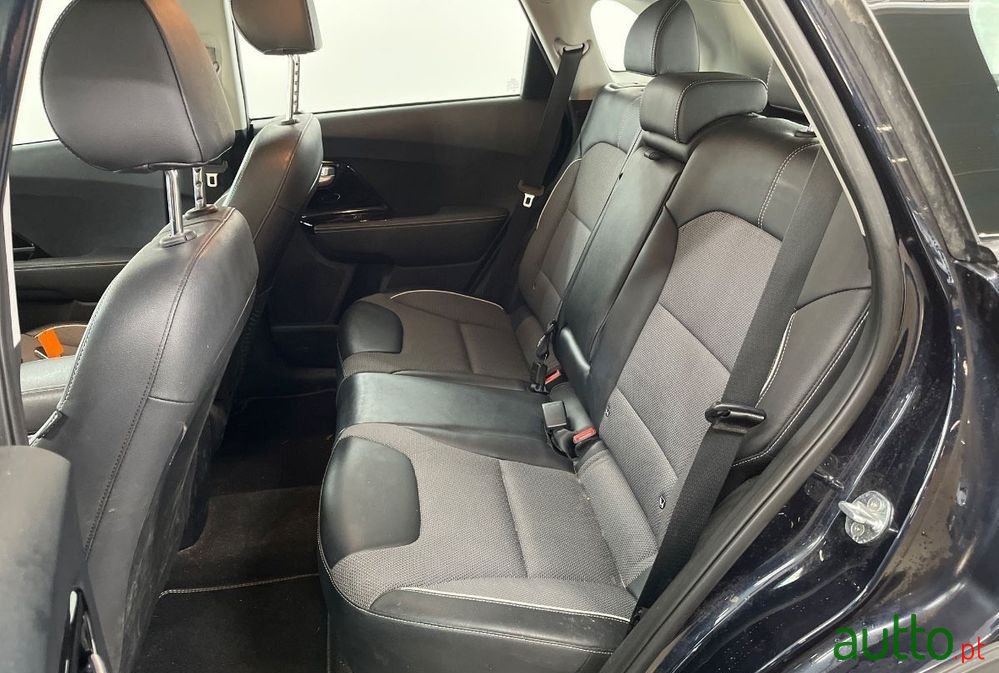 2021' Kia Niro photo #2