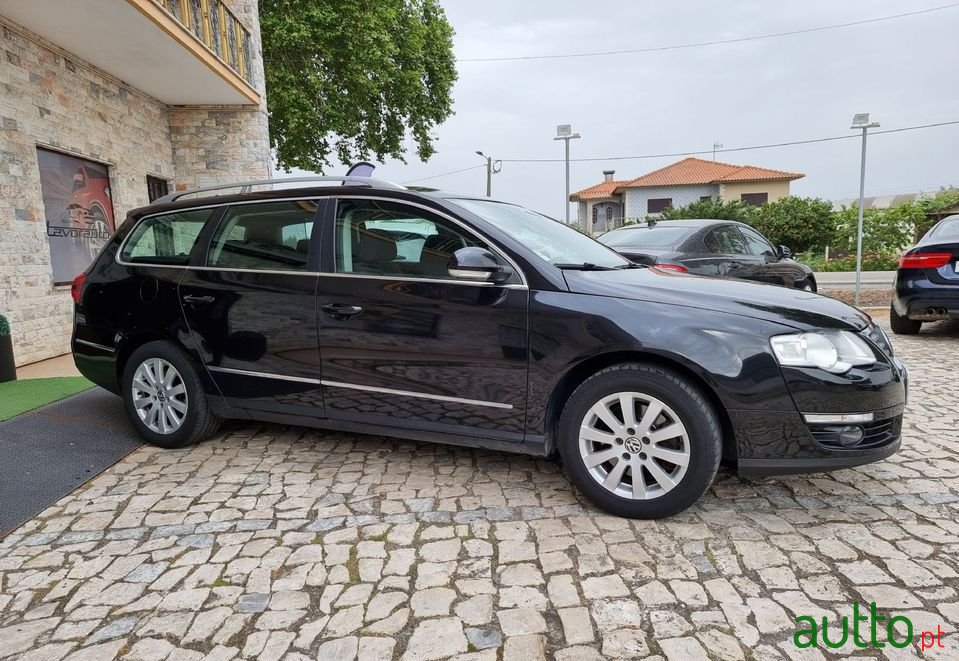 2008' Volkswagen Passat Variant photo #5