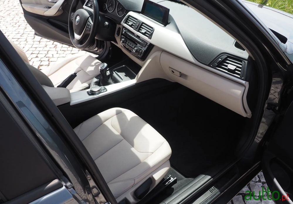 2016' BMW 318 photo #5