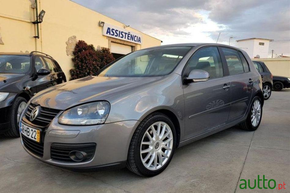 2008' Volkswagen Golf photo #2