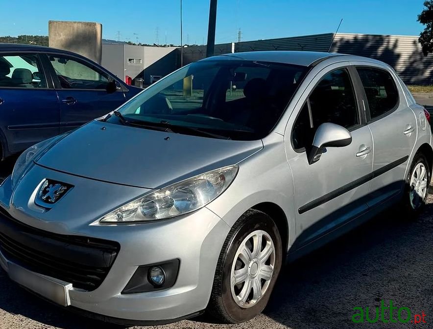 2010' Peugeot 207 photo #1