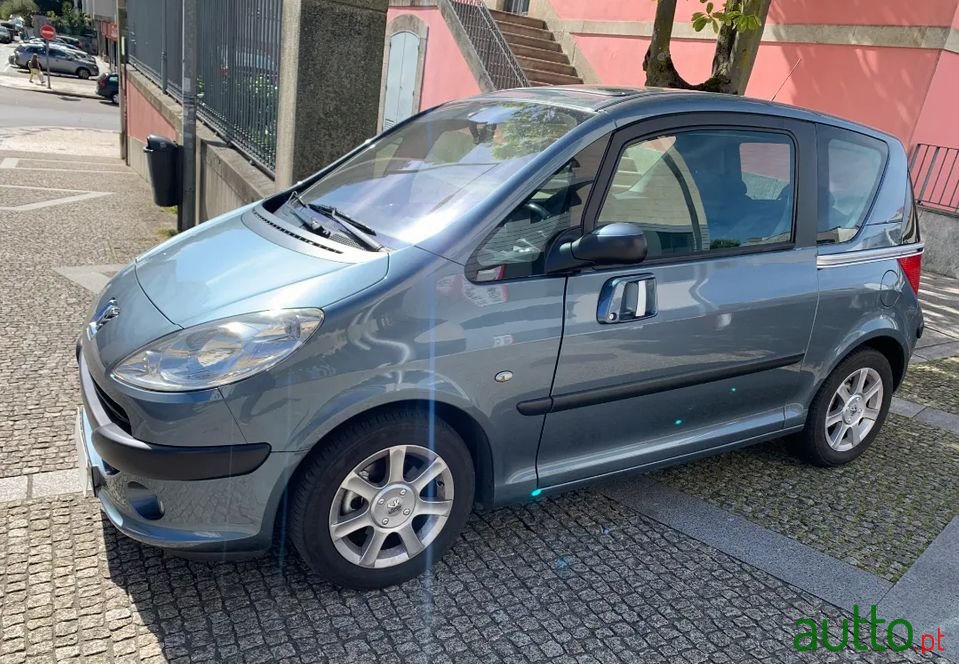 2005' Peugeot 1007 photo #1