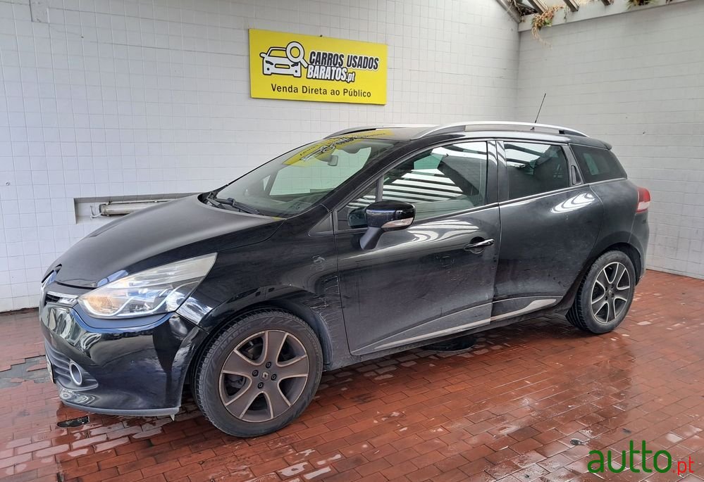 2015' Renault Clio Sport Tourer photo #2