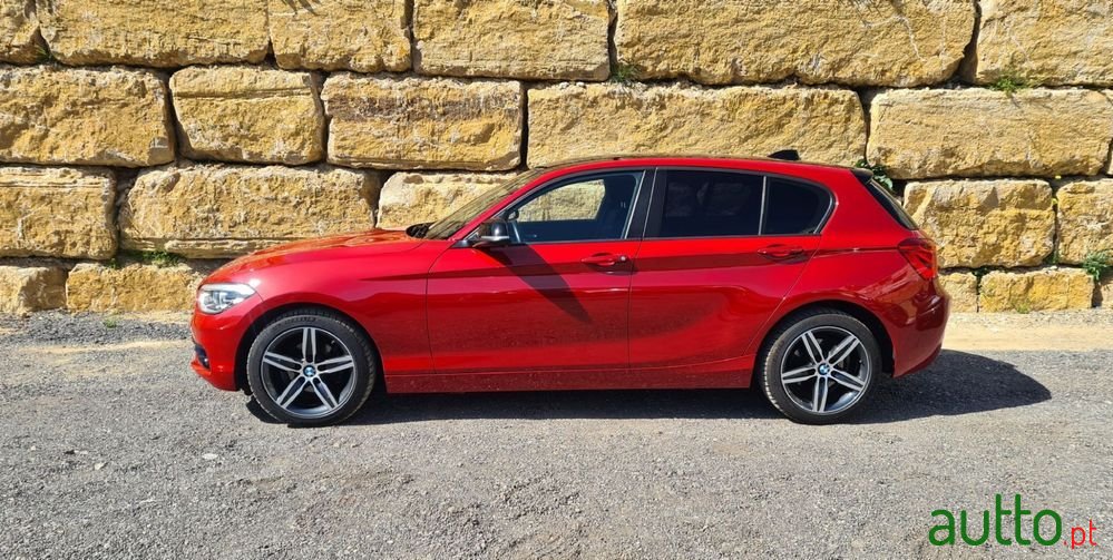 2017' BMW 118 D Line Sport photo #4