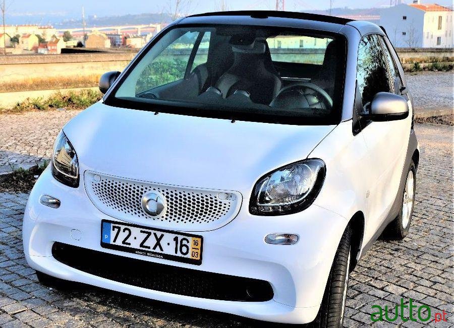 2016' Smart Fortwo Passion photo #1