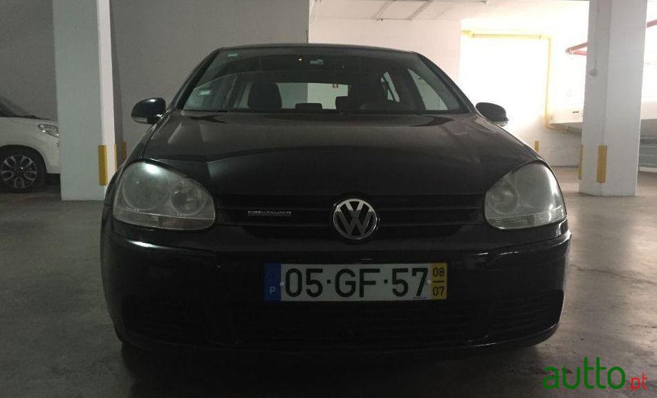 2008' Volkswagen Golf photo #3