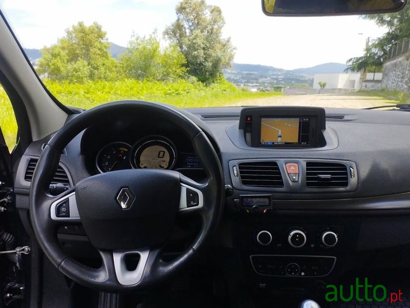 2011' Renault Mégane Sport Tourer photo #5