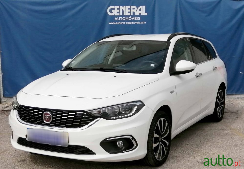 2019' Fiat Tipo Station Wagon photo #1
