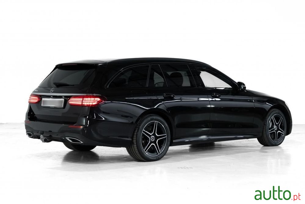 2022' Mercedes-Benz Classe E photo #3