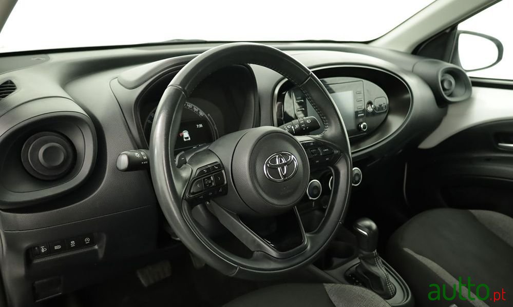 2023' Toyota Aygo X 1.0 Pulse Cvt photo #6