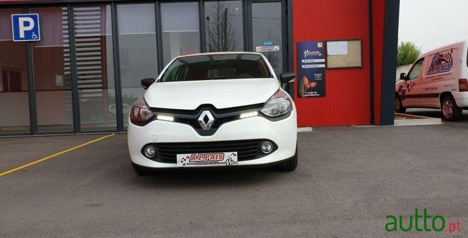 2015' Renault Clio photo #1