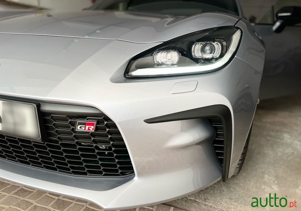 2023' Toyota GR86 2.4 D-4S photo #2