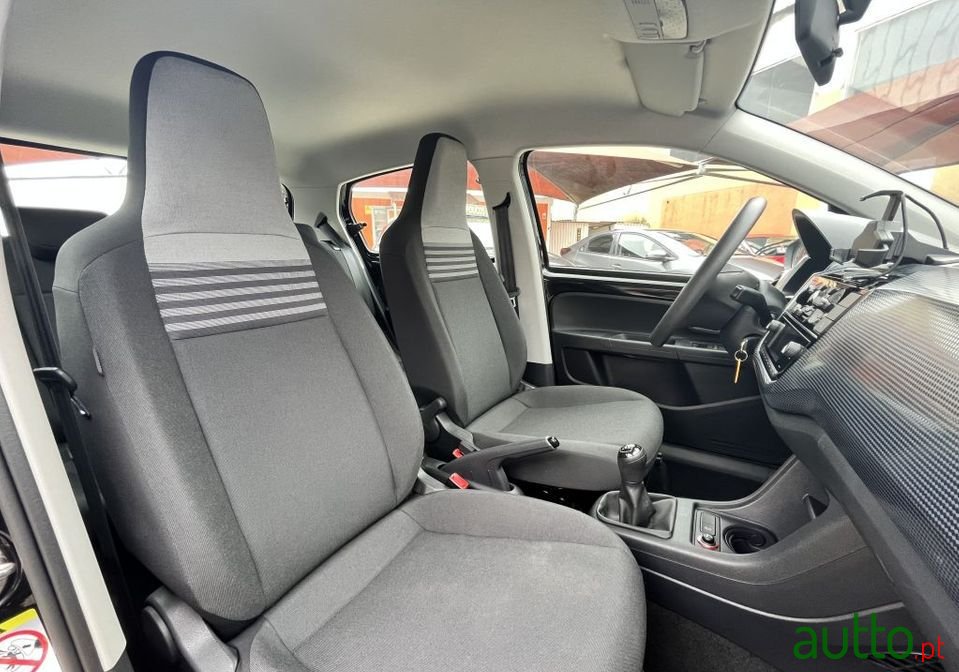 2019' Volkswagen Up photo #6