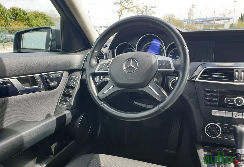2013' Mercedes-Benz C 220 photo #2