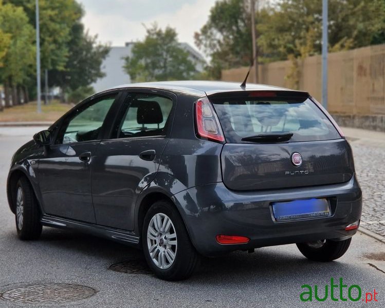 2014' Fiat Punto 1.2 Young S&S photo #6