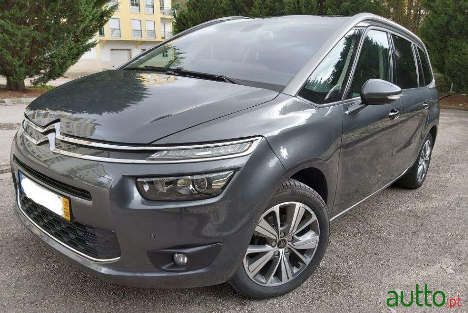 2015' Citroen C4 Grand Picasso photo #2