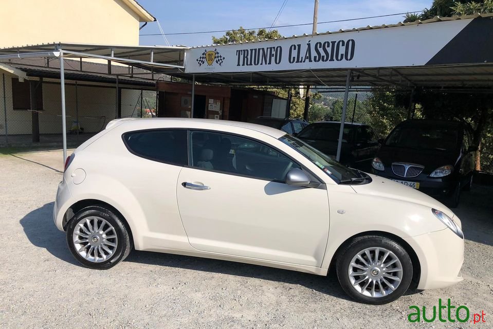 2012' Alfa Romeo MiTo photo #3