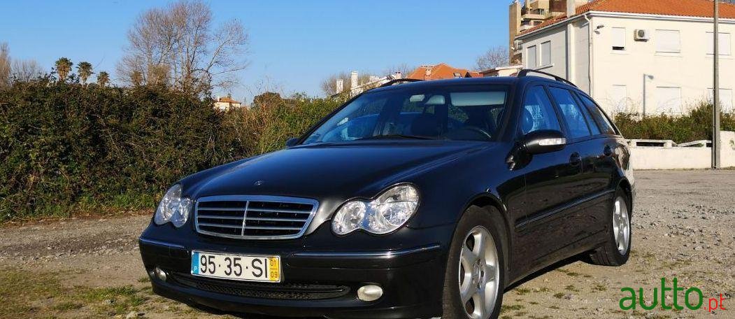 2001' Mercedes-Benz C-220 Cdi photo #2