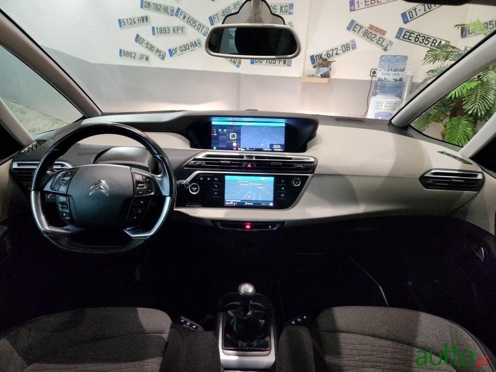 2017' Citroen C4 Grand Picasso photo #4