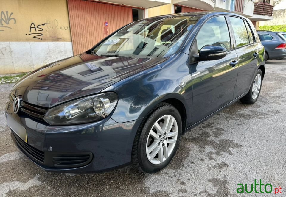 2010' Volkswagen Golf photo #4