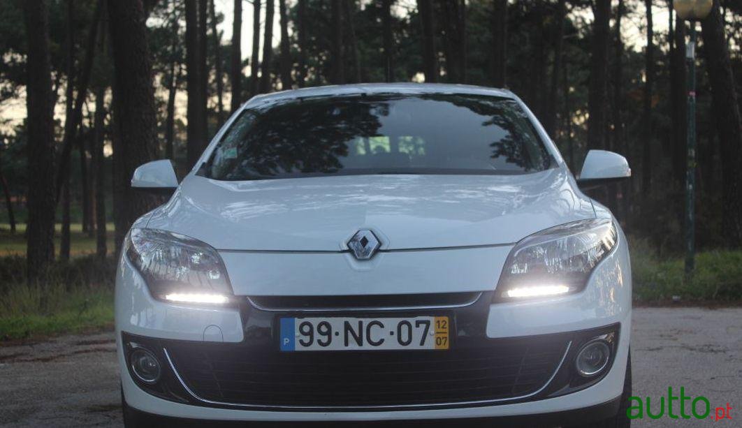 2012' Renault Megane 110Cv Nacional photo #2