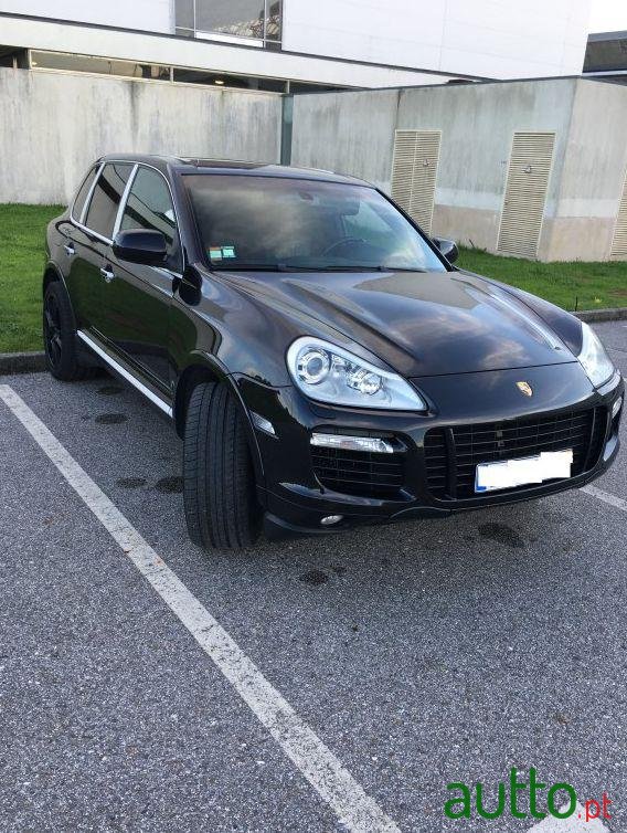 2007' Porsche Cayenne Turbo photo #2