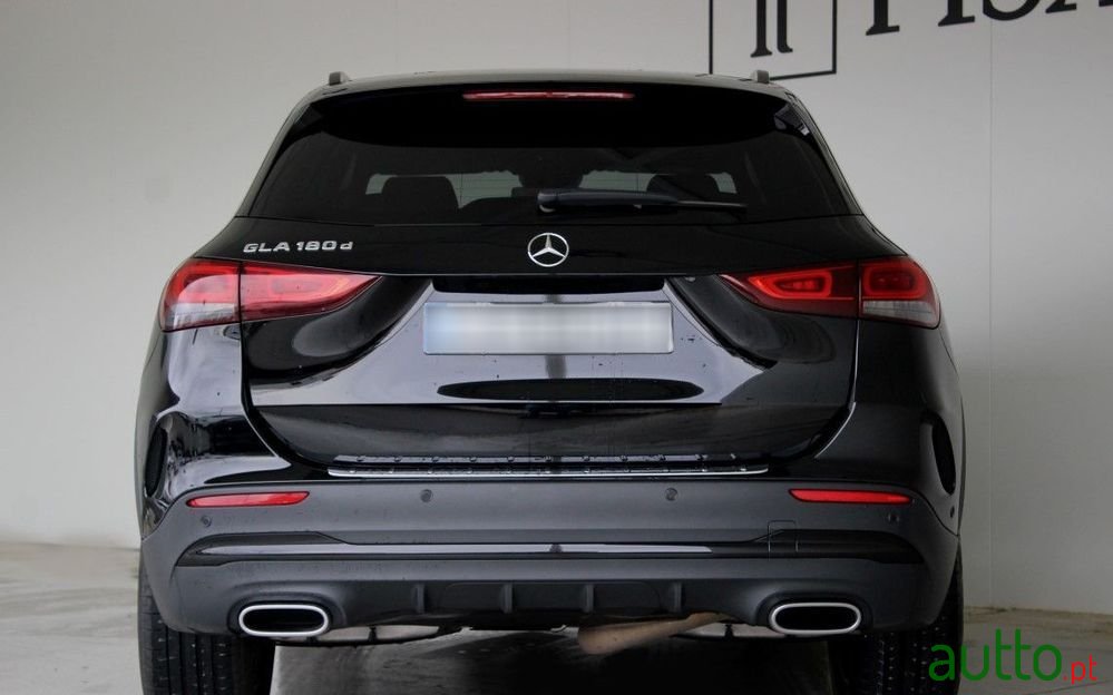 2023' Mercedes-Benz Classe Gla photo #3