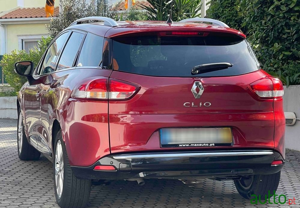 2019' Renault Clio Sport Tourer photo #5