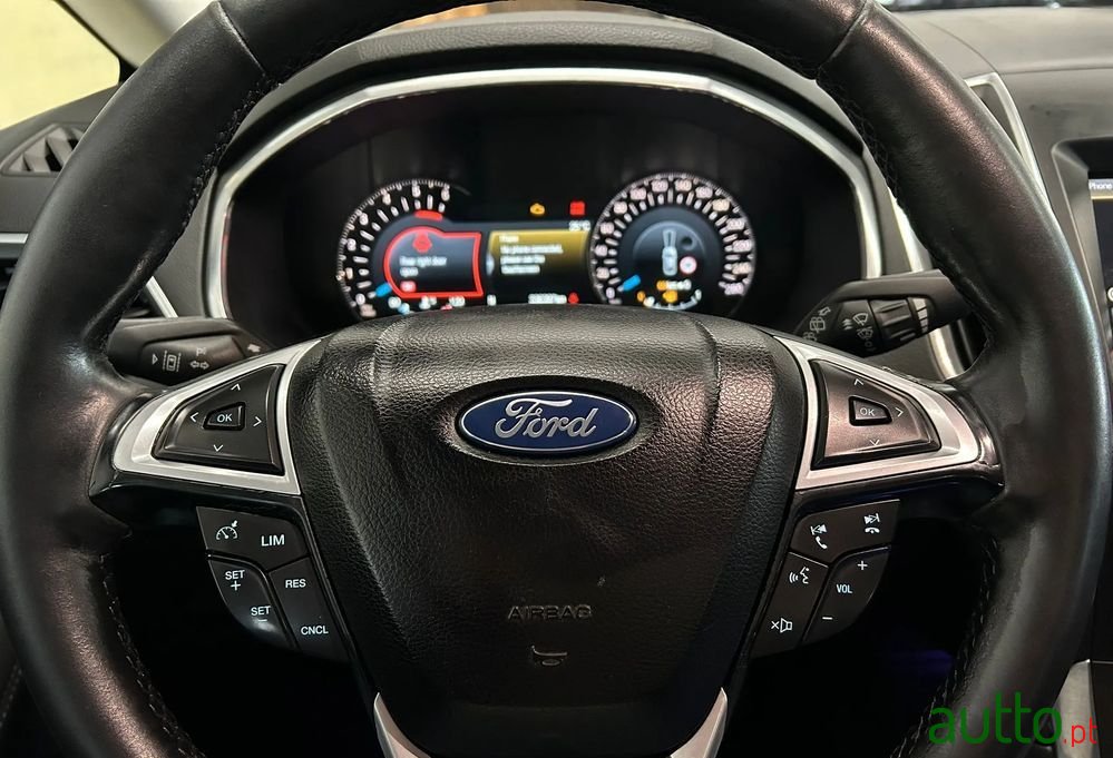 2015' Ford S-Max photo #1