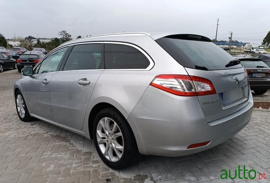 2011' Peugeot 508 Sw photo #2