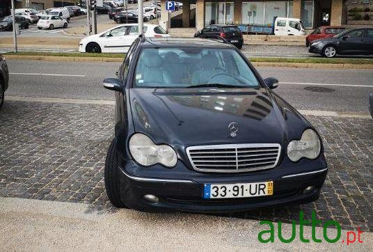 2003' Mercedes-Benz C-220 Avantgarde photo #2