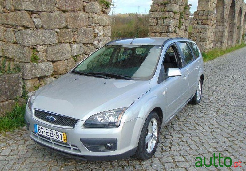 2007' Ford Focus Sw photo #3
