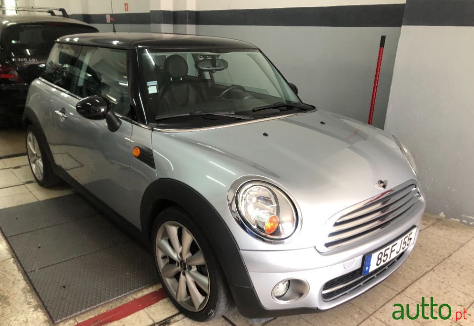 2008' MINI Cooper photo #1