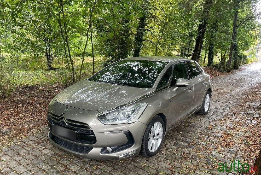 2012' Citroen DS5 photo #4
