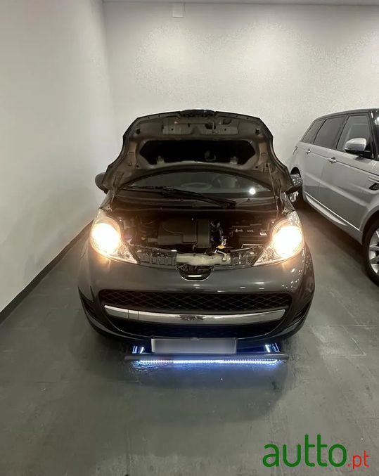 2010' Peugeot 107 photo #6