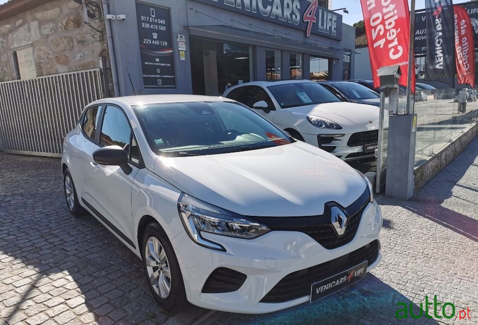 2020' Renault Clio photo #1