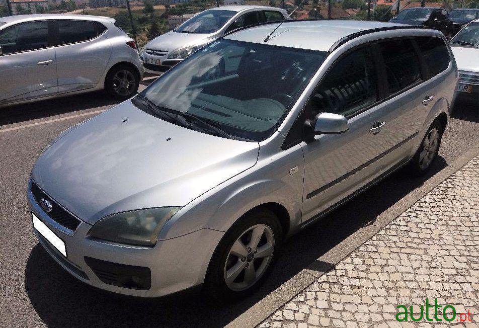 2005' Ford Focus Sw photo #2