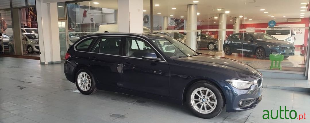 2017' BMW 320 photo #2